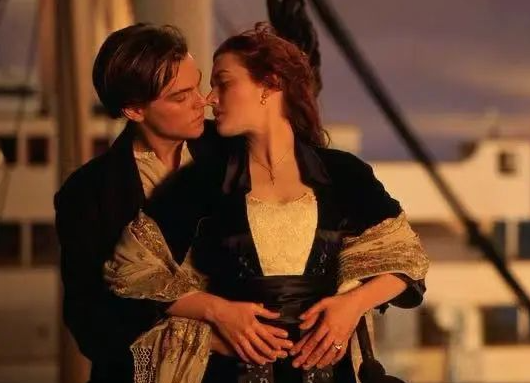 让女人腿软的接吻技巧