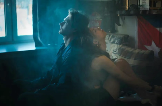 为什么有了伴侣还要看小电影?原来还有这4个好处