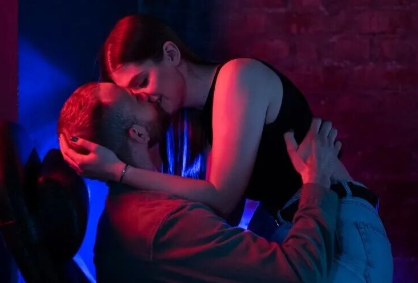 还在一个姿势到底，不如换个姿势爱爱